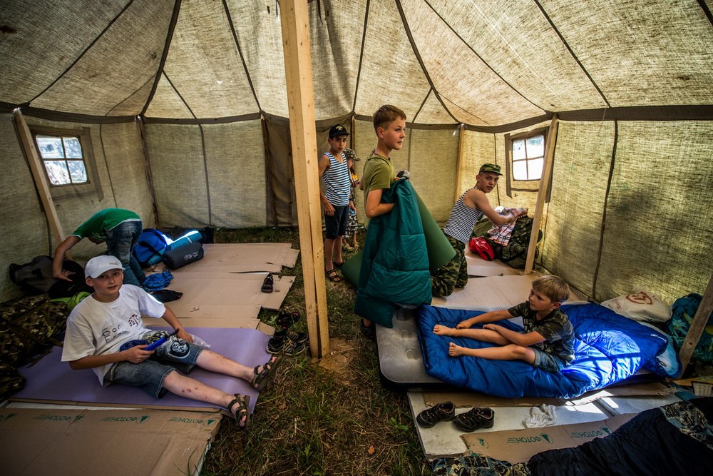 Организация палаточного лагеря. Терзиян детский палаточный лагерь. Кэмпинг лагерь в Кишинёве. Летний палаточный лагерь Щегловка. Палаточный лагерь посёлок молодёжный.